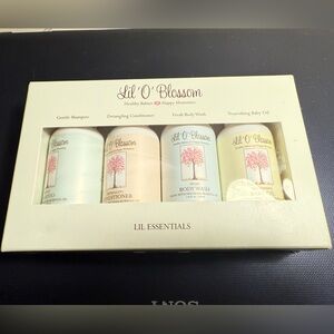 New Lil O Blossom lil essentials baby shampoo conditioner body wash baby oil set